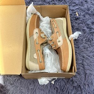 Brand New in Box Women’s Sperry Songfish Boat Shoe linen/oat, size 9 1/2 M